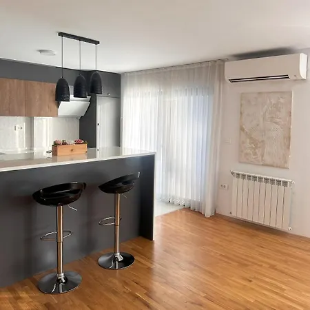 La Penthouse By Sienna *